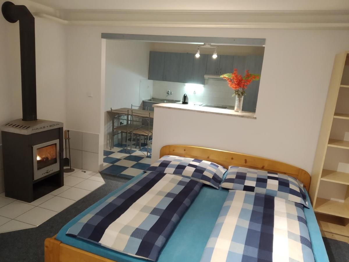 Apartmany Pod Strani Vrchlabí Extérieur photo